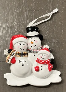Schneemänner erwarten 2. Kind / Baby Schwangerschaft Familie personalisierbare Ornament - Bild 1 von 1