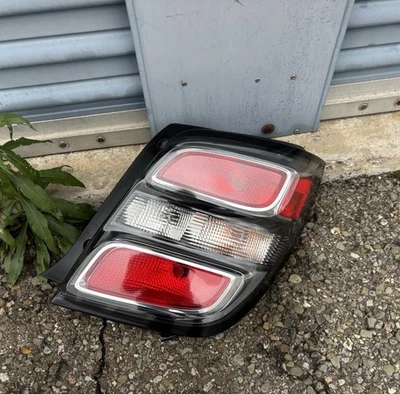 17-20 雪佛兰 SONIC HATCHBACK 右握乘客 侧尾制动灯 原始设备制造商 — 第 1/4 张图片