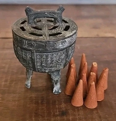 2" Tall Chinese Incense Burner - Image 1 of 4