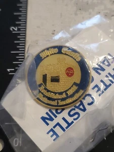 White Castle Fan Club Pin A National Institution Established 1921 Xu - Imagen 1 de 3