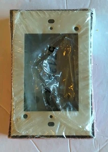Wiremold Flush External Adapter V5751 - Picture 1 of 2