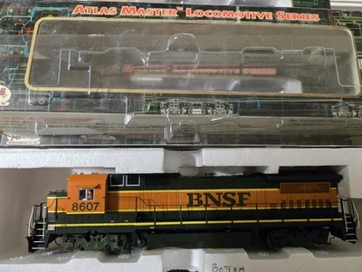 Atlas 9026 HO SCALE BNSF Dash 8-40B #8607 H1 DCC EQUIPPED - Image 1 of 2