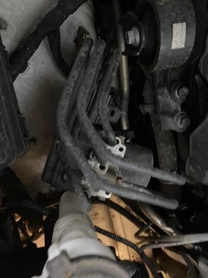 Freio antibloqueio 14 15 16 TOYOTA HIGHLANDER ABS bomba - Imagem 1 de 4