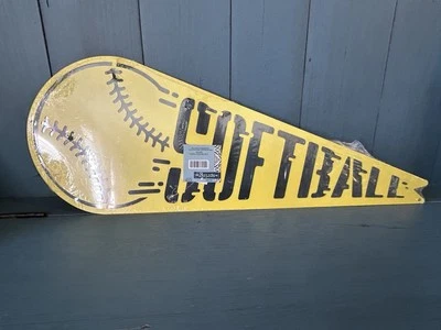 Letrero de softbol amarillo metálico nuevo con etiquetas de The Spring Shop | 8,75 x 23 pulgadas Foto 1 de 4