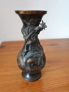 Chinesische Bronze Vase 19.Jh. mit umgerolltem Drachen 8x18 cm - Bild 1 von 8