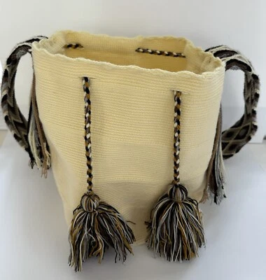 Bolso Wayuu Mochila Bucket Boho Colombia Cartera Amarillo, Marrón, Negro Usado en Excelente Condición Foto 1 de 4