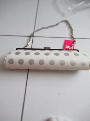 波尔卡圆点银色和白色复古漆皮手提包全新带链条完好! — 第 1/4 张图片