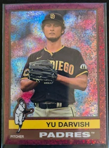 2025 Topps Heritage #93 Yu Darvish Burgundy Border Sparkle SP - Picture 1 of 2