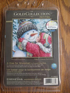 Dimensions Gold Collection Petites "Un bacio per pupazzo di neve" kit punto croce contato - Foto 1 di 2