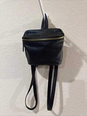 Mini mochila de cuero genuino negra de moda Margot para mujer Foto 1 de 4