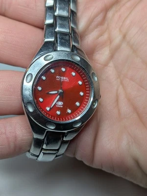 Vintage Fossil Blue Watch With Red Dial AM 3315 NEEDS BATTERY  - Image 1 of 4