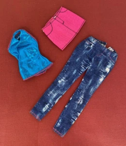 Mattel 2012 ☆ BARBIE ☆ Fashionistas Ultimate Fashion - Top & Jeans Outfit #X4877 - Picture 1 of 4