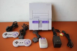 Super Nintendo Entertainment System SNS-001 Console w/Two Controllers & Mouse - Picture 1 of 13