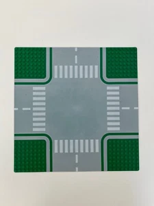 Lego Grundplatte Baseplate 611p01 Bauplatte , 32 x 32 Straße Road Kreuzung grün - Picture 1 of 2