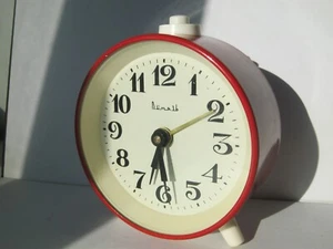 Vintage alarm clock Vitiaz soviet USSR wind up clock - Picture 1 of 5
