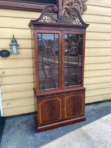 64550   Councill Banded Mahogany China Cabinet Curio Quality Built Cover