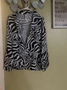 Blusa grande con estampado de cebra nueva con etiquetas - Imagen 1 de 4