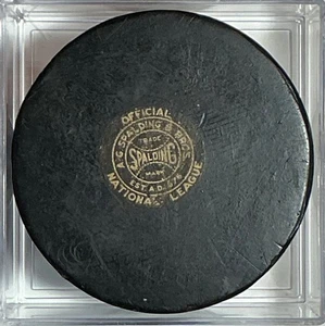 1920 - 1942 NHL Spalding Game Puck - Picture 1 of 2