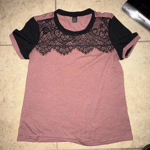 Shein Lace Top Size XS pink mauve black S/S t-shirt 1680 - Picture 1 of 4