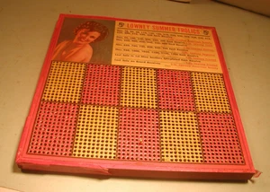 'Tablero de ponche de los años 30 para ganar barras de caramelo " Lowney Summer Frolics" - Imagen 1 de 2