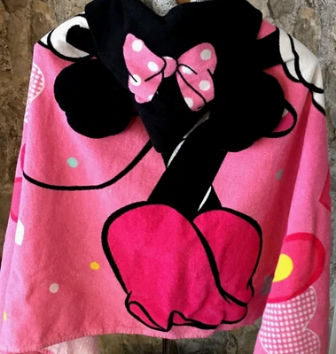 KIDS PINK MINNIE MOUSE COTTON HOODED TOWEL IN GREAT CONDITION - Image 1 of 4
