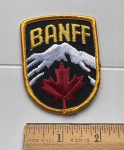 Banff Alberta Kanada Ahornblatt Souvenir schwarz bestickt Patch Abzeichen - Bild 1 von 3