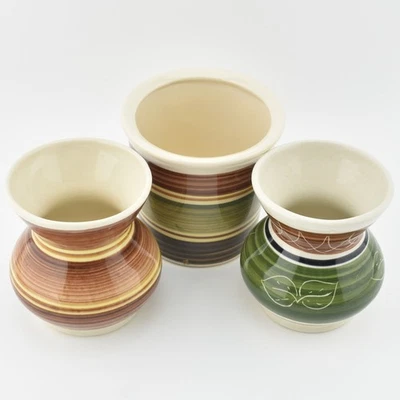 3x VTG Dee Cee & Dragon Pottery Rhyader Wales Small Bud Vase & Plant Pot - Image 1 of 4