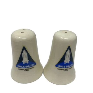 Saleros y pimenteros transbordador espacial Kennedy Space Center Florida - Imagen 1 de 10