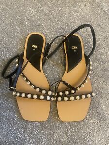 New Zara Flat Sandals Size 5