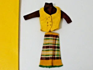 VINTAGE MADDIE MOD WESTE MIT ROCK & BLUSE BARBIE GRÖSSE 11 1/2" PUPPE GELB/GRÜN/BR - Bild 1 von 7