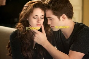 Twilight ROBERT PATTINSON & KRISTEN STEWART Picture #4001  Edward & Bella - Picture 1 of 1