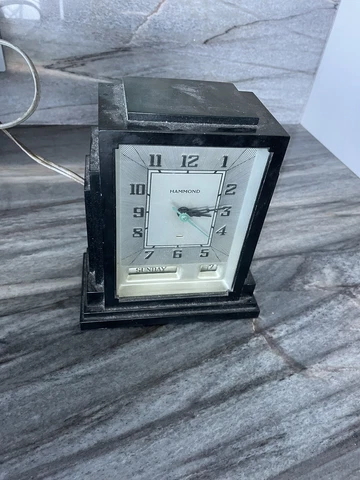 Art Deco Style Hammond "Gregory" Desk Clock Bakelite Skyscraper Cover
