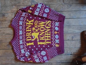 Game Of Thrones Ugly Christmas Sweater XL I Drink And I Know Things Maroon Lion - Bild 1 von 5