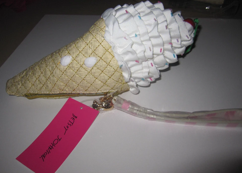 Betsey Johnson Kitsch Kiss Me Till Ice Cream Wristlet Bj63965h Ruffles BPU 98