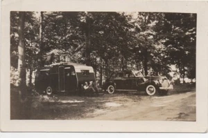 Postal de auto RPPC de 1930 con remolque en Clintonville Wisconsin - Imagen 1 de 2