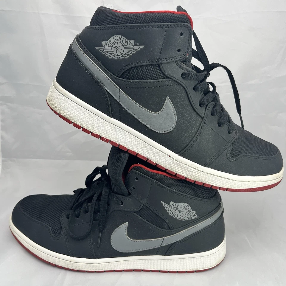 Nike Air Jordan 1 Mid, Negro Cool Gris Gimnasio Rojo, Hombres US 13 Foto 1 de 4
