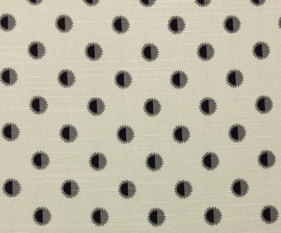 WAVERLY WILLIAMSBURG DRAPER PONTOS SEIXO CINZA TECIDO GEOMÉTRICO PRETO POR JARDA - Imagem 1 de 4