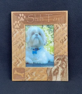 Marco de madera Shih Tzu grabado con láser marrón pared o soporte se adapta a foto de 5x3,5" - Imagen 1 de 3
