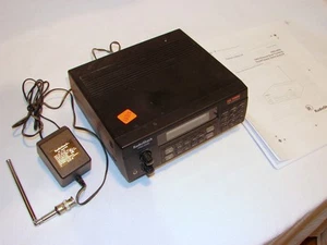 Radio Shack PRO-2018 police fire ham scanner air & WX. With Adapter Manual & Ant - Zdjęcie 1 z 7