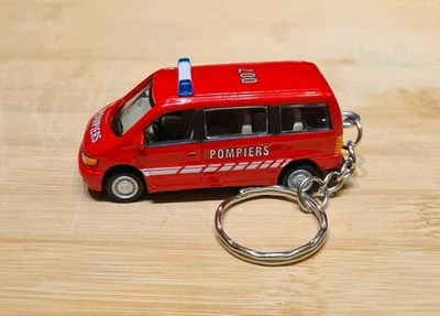 DIECAST MERCEDES BENZ VITO VAN POMPIERS FRENCH FIRE RESCUE KEYCHAIN KEYRING  - Image 1 of 4