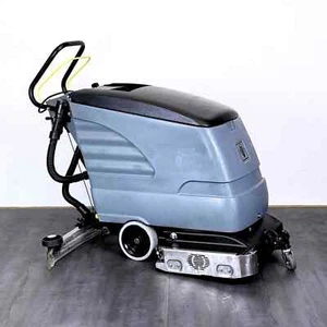 Scheuersaugmaschine Kärcher BR 530 BAT Gebraucht Reinigungsmaschine + Batterien - Bild 1 von 13