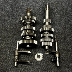 03-14 Suzuki LTZ400 TRANSMISSION ASSEMBLY GEARS MAIN COUNTER SHAFT FORKS SLIDES - Bild 1 von 4