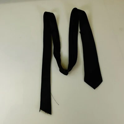 Corbata ajustada de sarga con cuello para hombre entintado negra lisa traje vestido medianoche gótico tejido gótico Foto 1 de 4