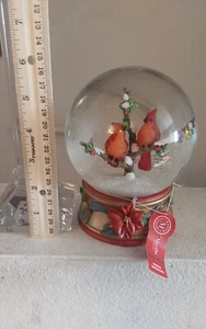 LIGHTED CARDINALS SNOW GLOBE - Picture 1 of 6