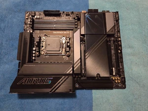 Carte mère GigaByte X870E Aorus Pro, socket AM5 dans son emballage d'origine - Photo 1/12