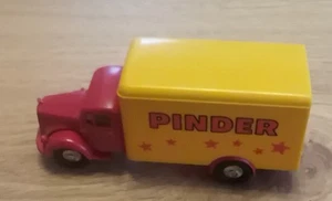 Brekina Mercedes Circus Pinder Modell 1:87 H0 - Bild 1 von 5