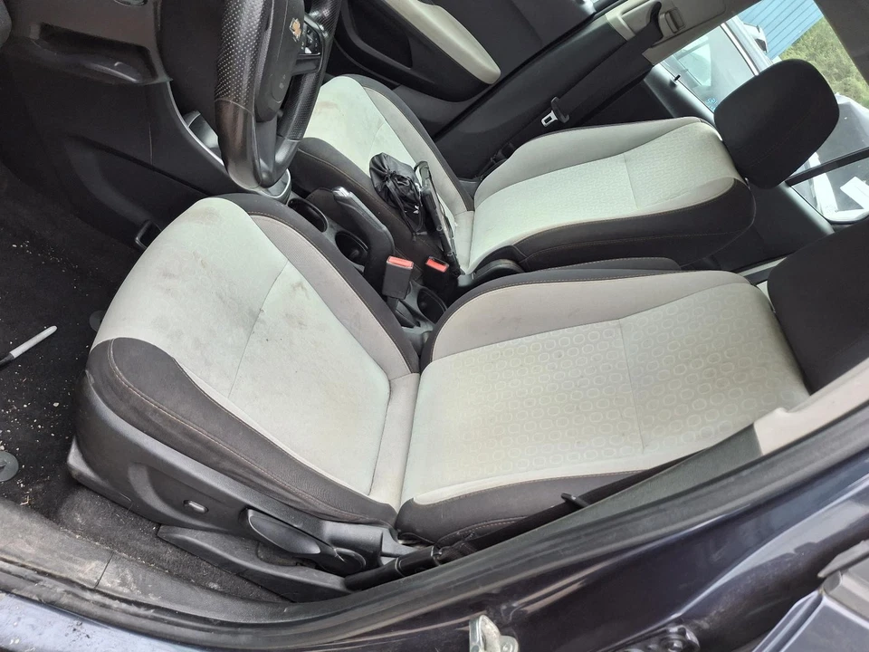 Cinturón de seguridad delantero izquierdo usado se adapta a: Chevrolet Trax 2019 retractor conductor con diez Foto 1 de 4