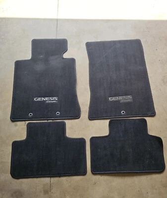 Juego de 4 alfombrillas delanteras y traseras Hyundai Genesis 2010-2016 cupé Foto 1 de 2