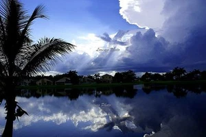 "Above Us All"" Sonnenuntergang religiöse Reflexion Wolken Kreuz Foto 20X30 Kirche Geschenk" - Bild 1 von 2