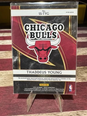 Panini Select 2019-20 - Thaddeus Young SS-TYG púrpura/99 tarjeta ¡no es perfecta!! Foto 1 de 3
